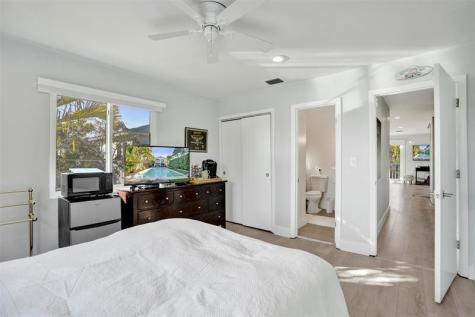 1050 NE 33rd Street Oakland Park FL 33334
