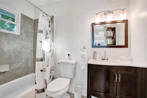 1050 NE 33rd Street Oakland Park FL 33334