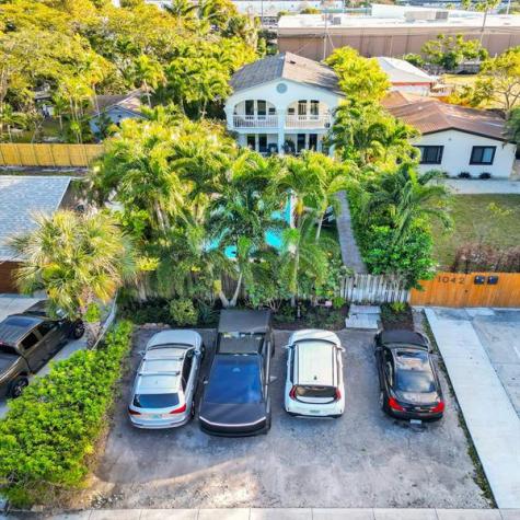 1050 NE 33rd Street Oakland Park FL 33334