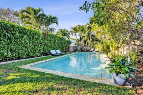 1050 NE 33rd Street Oakland Park FL 33334