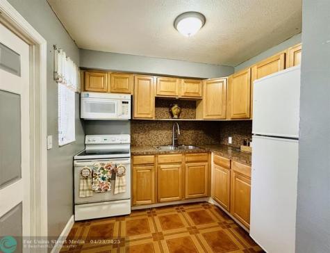 2411 Plunkett Street Hollywood FL 33020