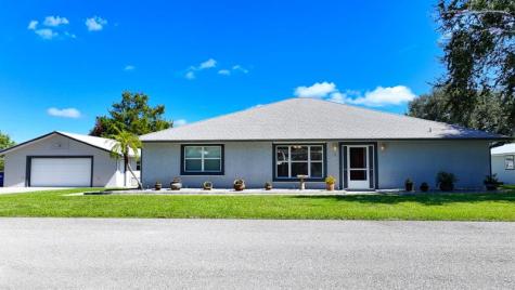1069 9TH Street Okeechobee FL 34974