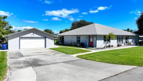 1069 9TH Street Okeechobee FL 34974