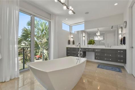 2841 NE 24th Street Fort Lauderdale FL 33305