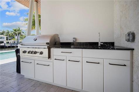2841 NE 24th Street Fort Lauderdale FL 33305