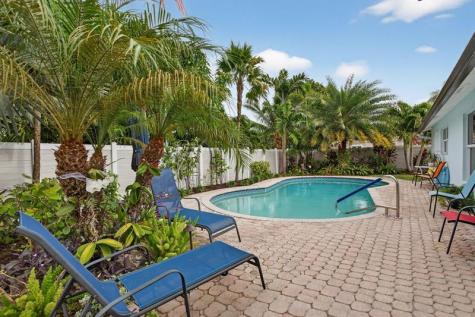 1921 NW 43rd Street Oakland Park FL 33309