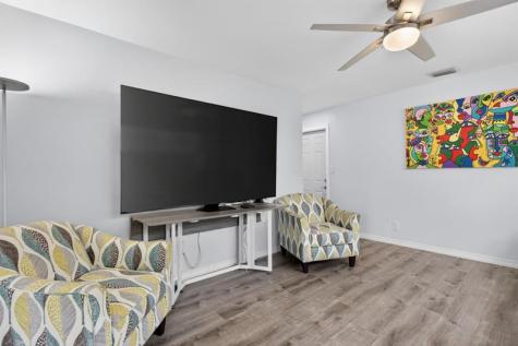 1921 NW 43rd Street Oakland Park FL 33309