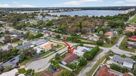 1921 NW 43rd Street Oakland Park FL 33309