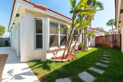 4755 NW 7th Manor Coconut Creek FL 33063
