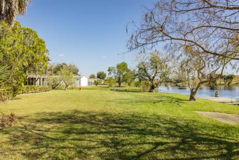 1075 Duck Lane Okeechobee FL 34974