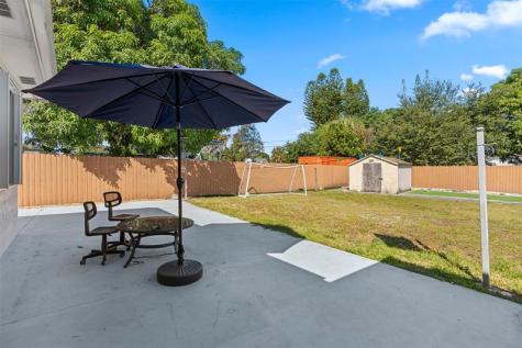 31 Miami Gardens Road West Park FL 33023