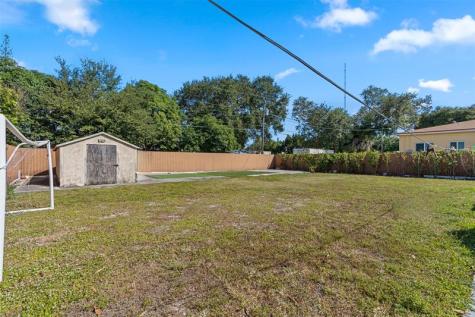 31 Miami Gardens Road West Park FL 33023