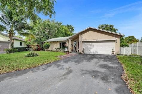 2672 NW 95th Terrace Coral Springs FL 33065