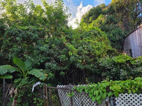 660 NW 43rd Street Miami FL 33127