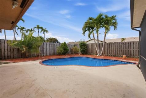 11841 NW 39th Place Sunrise FL 33323