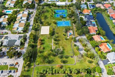 4080 NW 83rd Lane Coral Springs FL 33065