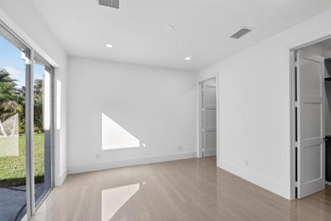 6401 Park Lane Lake Worth FL 33449