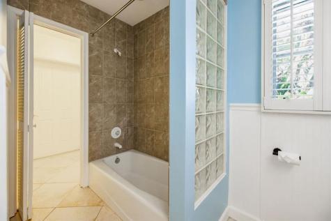 2432 NE 22nd Avenue Lighthouse Point FL 33064
