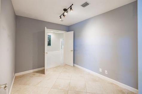 2432 NE 22nd Avenue Lighthouse Point FL 33064
