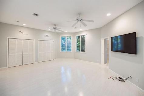 2432 NE 22nd Avenue Lighthouse Point FL 33064