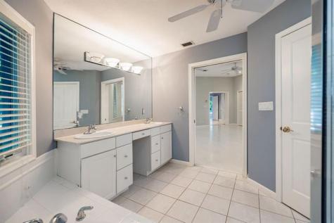 2432 NE 22nd Avenue Lighthouse Point FL 33064