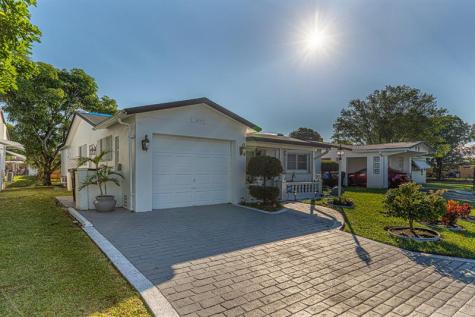 4290 NW 45th Terrace Lauderdale Lakes FL 33319