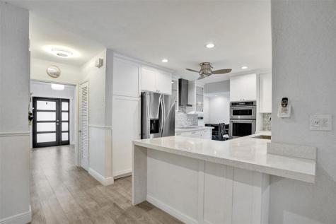 2160 NE 44th Court Lighthouse Point FL 33064