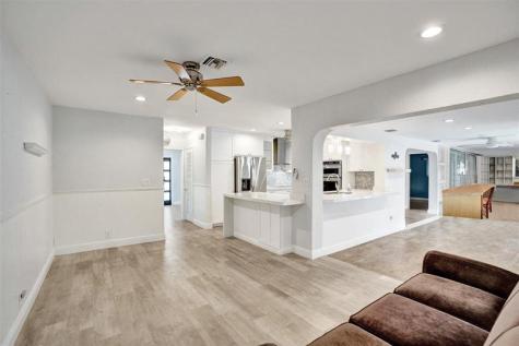 2160 NE 44th Court Lighthouse Point FL 33064
