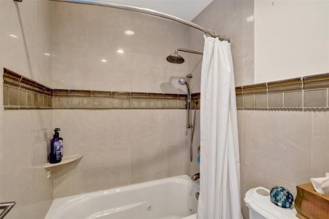 2160 NE 44th Court Lighthouse Point FL 33064