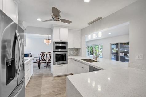 2160 NE 44th Court Lighthouse Point FL 33064