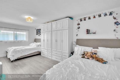 5421 N 36th Court Hollywood FL 33021