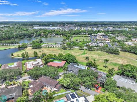 5421 N 36th Court Hollywood FL 33021