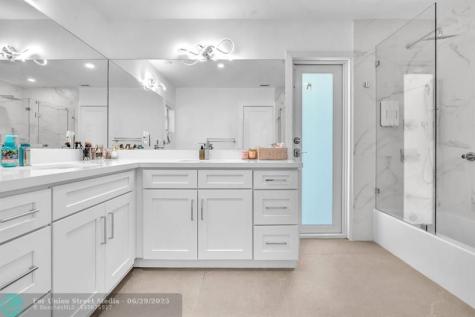 5421 N 36th Court Hollywood FL 33021