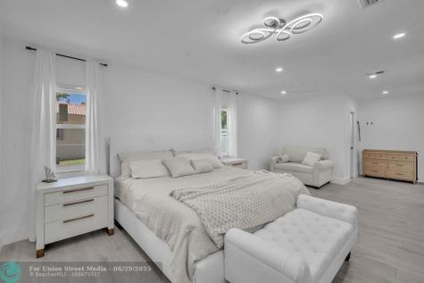 5421 N 36th Court Hollywood FL 33021