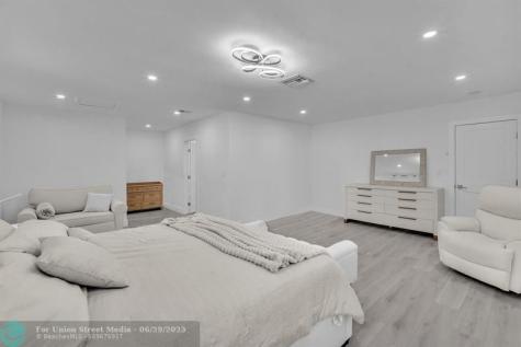 5421 N 36th Court Hollywood FL 33021
