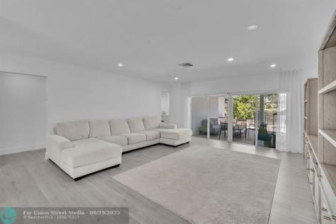 5421 N 36th Court Hollywood FL 33021