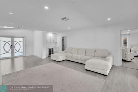 5421 N 36th Court Hollywood FL 33021