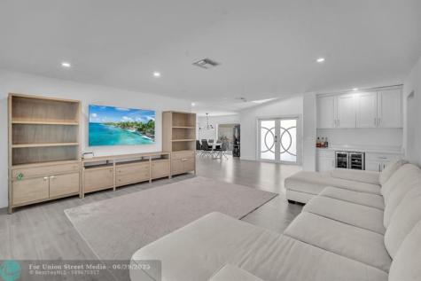 5421 N 36th Court Hollywood FL 33021