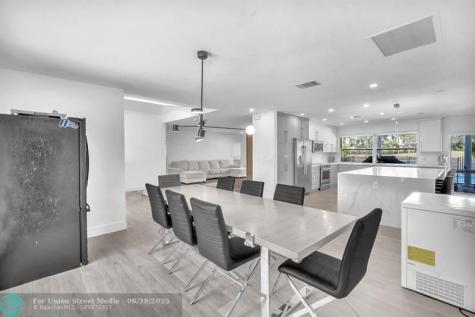 5421 N 36th Court Hollywood FL 33021
