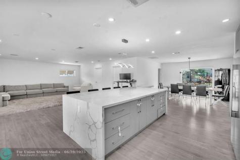5421 N 36th Court Hollywood FL 33021