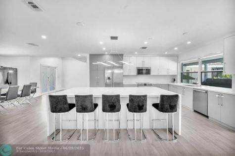 5421 N 36th Court Hollywood FL 33021