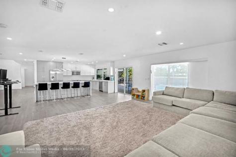 5421 N 36th Court Hollywood FL 33021
