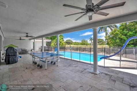5421 N 36th Court Hollywood FL 33021
