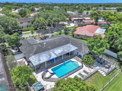 5421 N 36th Court Hollywood FL 33021