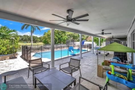 5421 N 36th Court Hollywood FL 33021