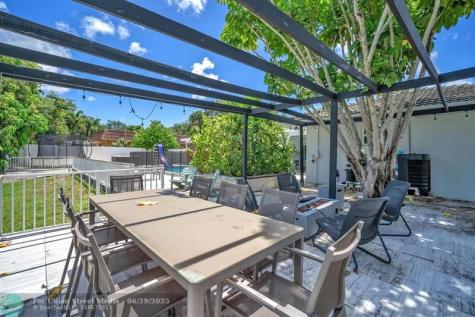 5421 N 36th Court Hollywood FL 33021