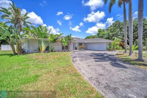 5421 N 36th Court Hollywood FL 33021