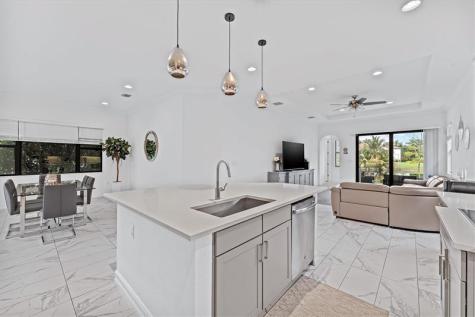 11855 SW 13th Court Pembroke Pines FL 33025