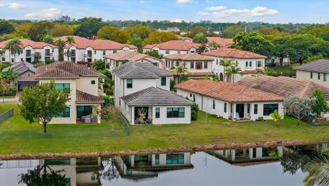 11855 SW 13th Court Pembroke Pines FL 33025