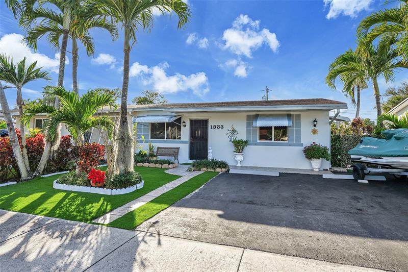 1933 SW 67th Avenue North Lauderdale FL 33068